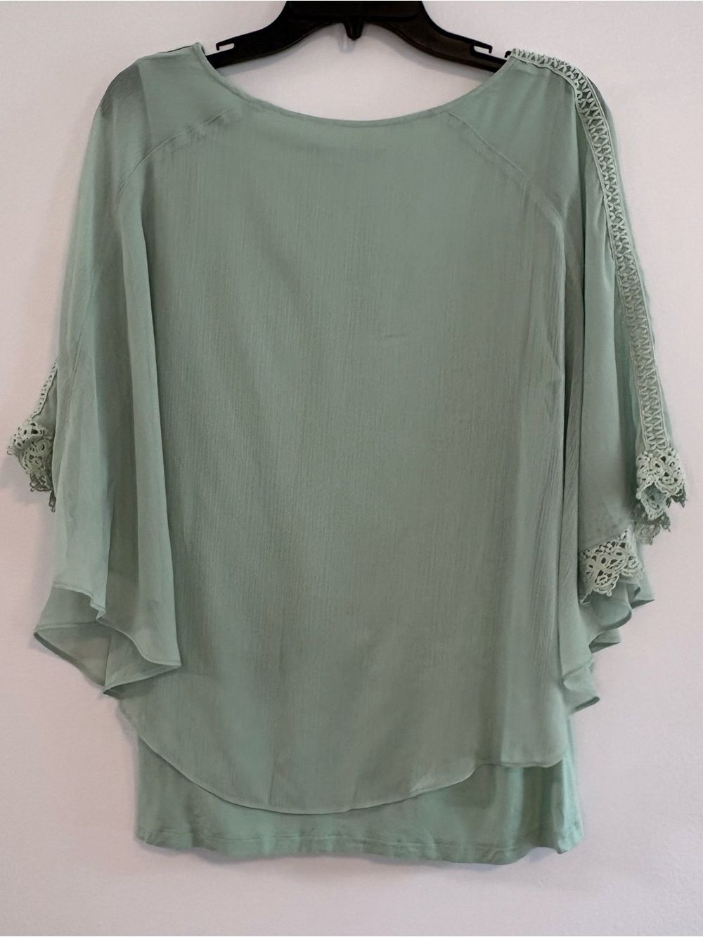 Romantic APT 9 Sage Green Layered Crochet Flutter Sleeve Top Size XL feminine - Picture 3 of 8